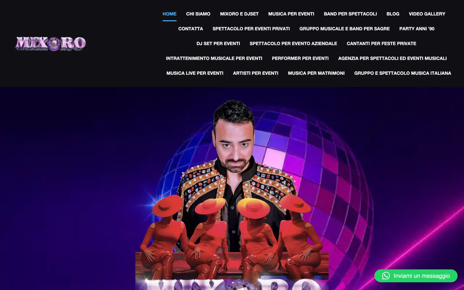La home di mixoro.it: il cantante sul palco a tutta larghezza e il menù degli spettacoli.