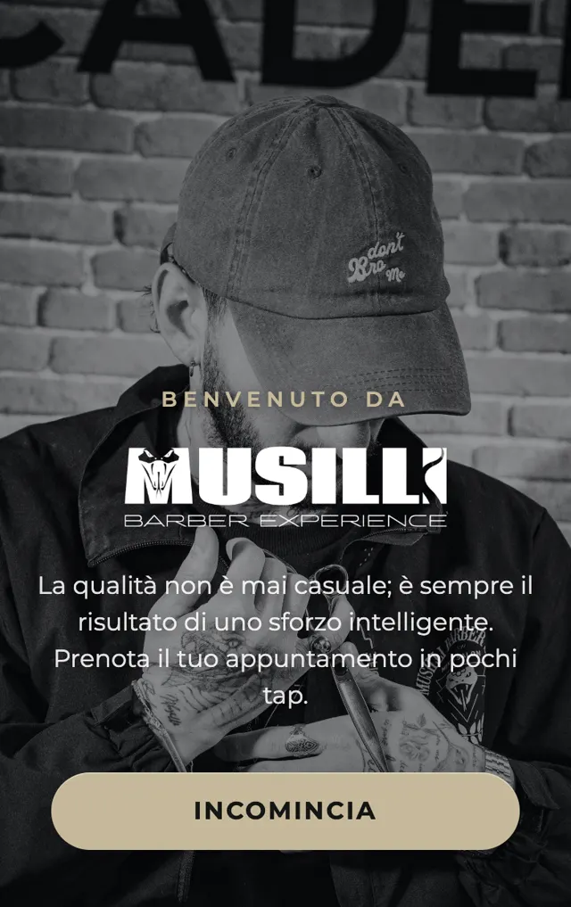 L'app Musilli Barber Experience aperta su un telefono: schermata di benvenuto con il logo del salone e il pulsante per prenotare